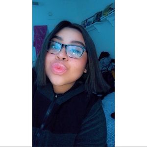 Meet your Posher, Kimberly